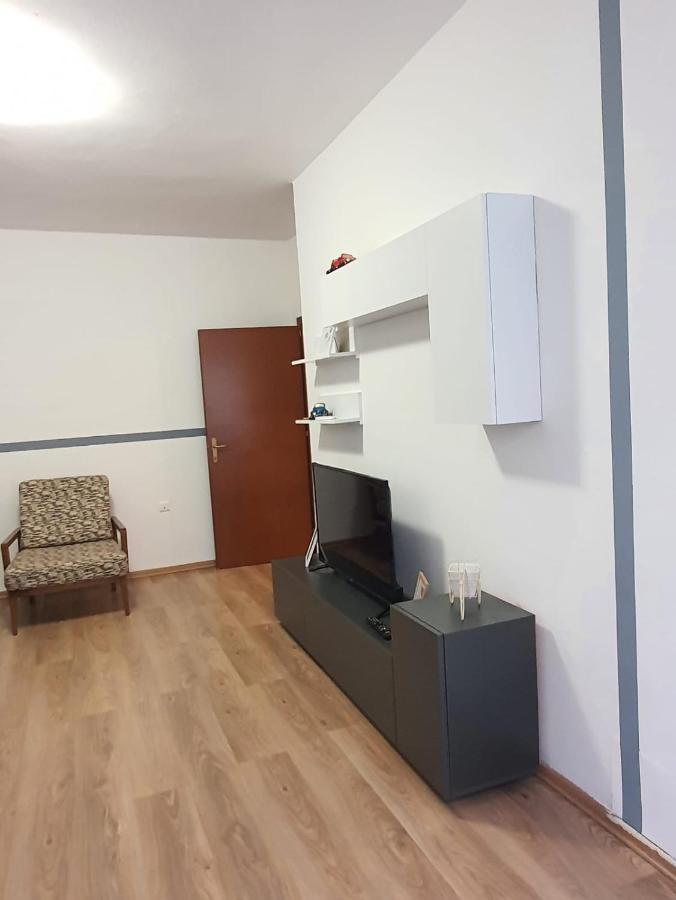 Heris'S Apartment Tirana Exterior foto